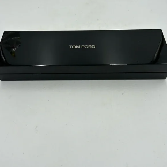 Men's Tom Ford ocean plastic 40 mm quartz watch made in Switzerland - Picture 7 of 11